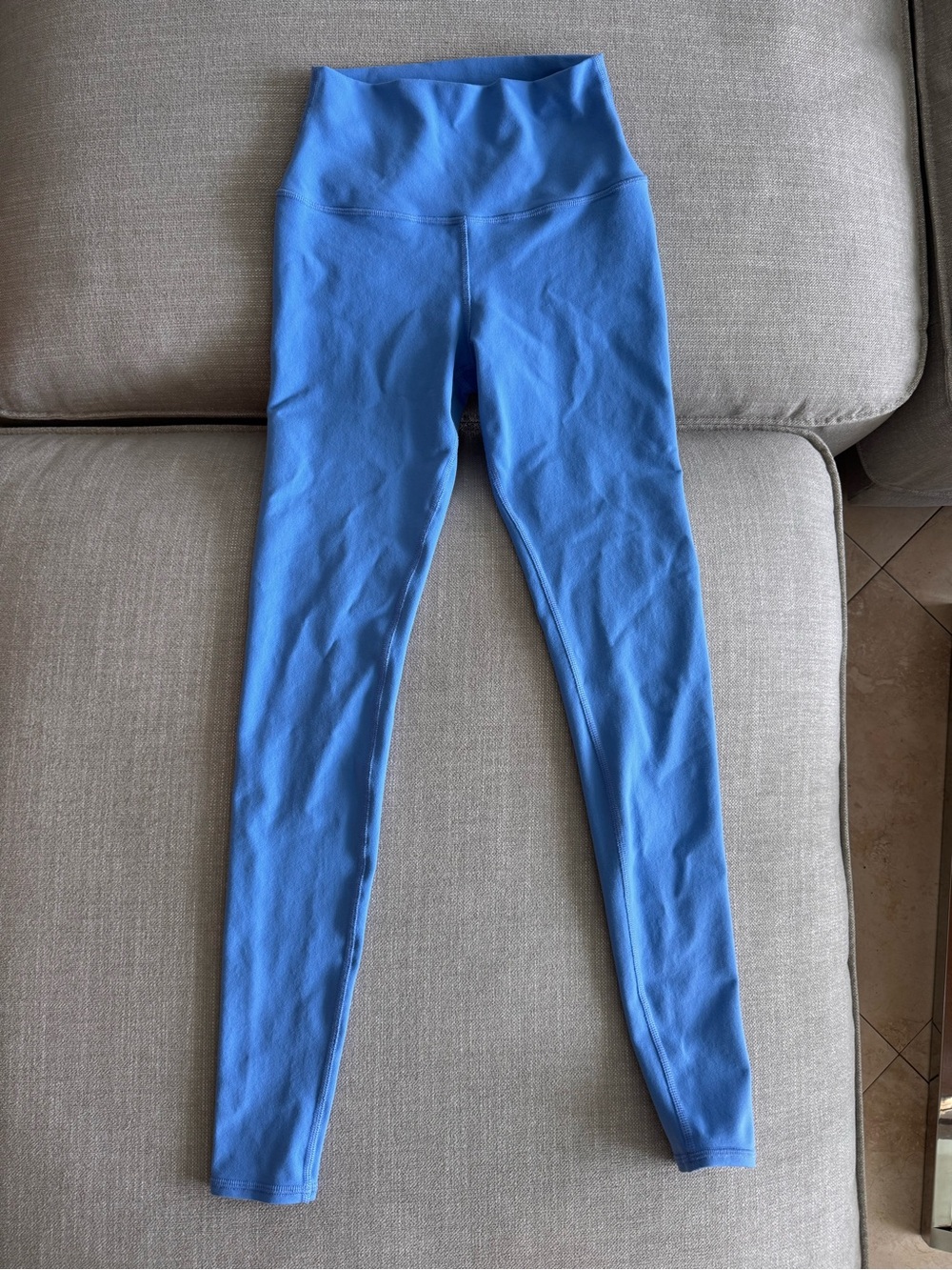 ALO Yoga Women’s High-Waist Airbrush Leggings in Crystal Clear Blue